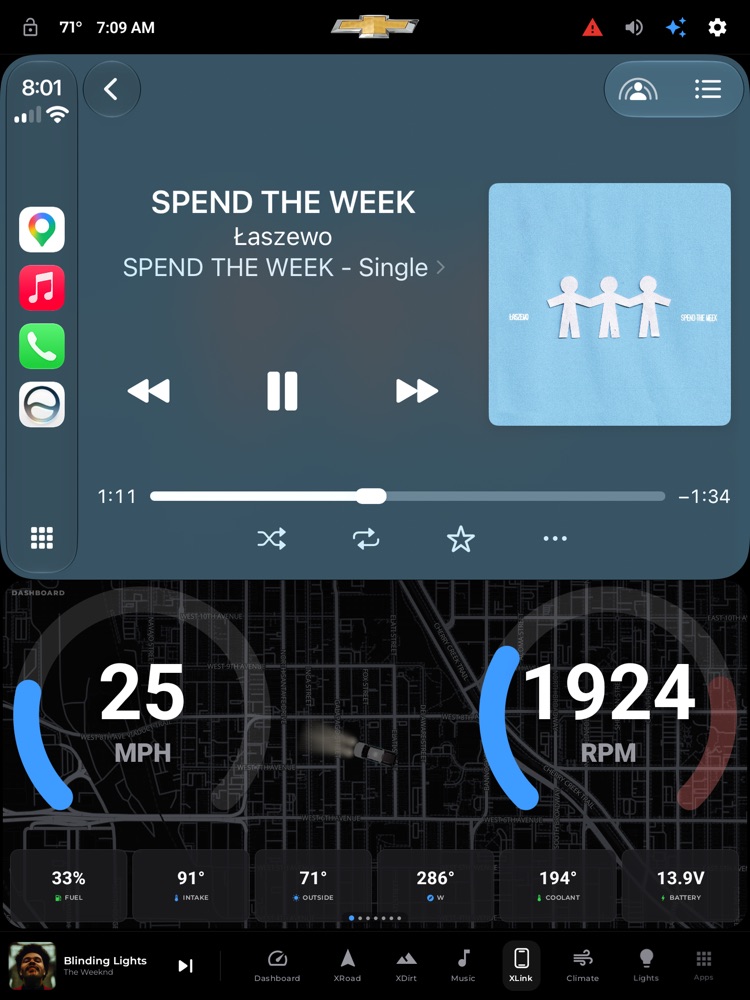 XLink with CarPlay connected, the widget deck below the projection band.